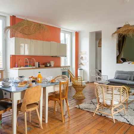 Coulmiers Bleu - Gare Sncf à 5 Min, Atypique&confort Apartamento Nantes