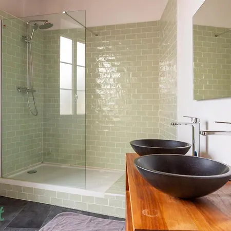 Apartment Coulmiers Bleu - Gare Sncf A 5 Min, Atypique & Confort Nantes